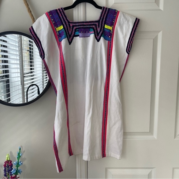 Santa Marguerite Embroidered Top - Picture 2 of 9